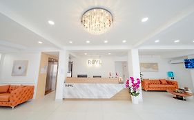 Royal Crown Hotel Near Secc - Phu My Hung